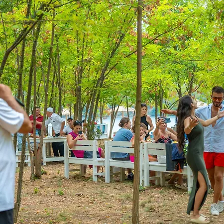 Ujevara E Drinit - Bishaj 펜션