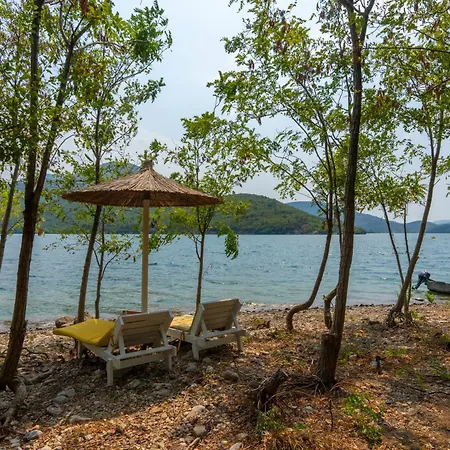 Ujevara E Drinit - Bishaj 펜션 *