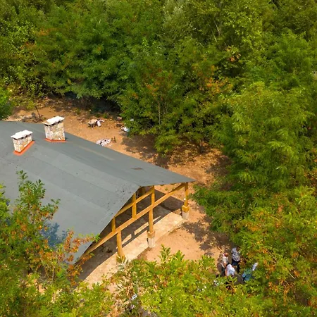 Ujevara E Drinit - Bishaj 펜션 *