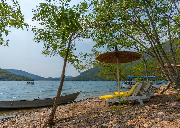 Ujevara E Drinit - Bishaj Casa de Férias *